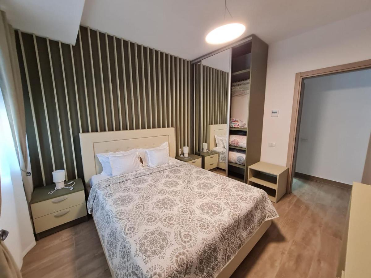 Matteo 2 Apartments Marina Surf Residence, Mamaia Nord - Navodari,1 Vedere Frontala,2 Cu Vedere Laterala La Mare Buitenkant foto